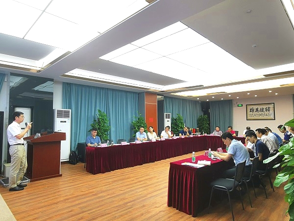 直線管理咨詢與零售智能協(xié)會攜手為企業(yè)護(hù)航
