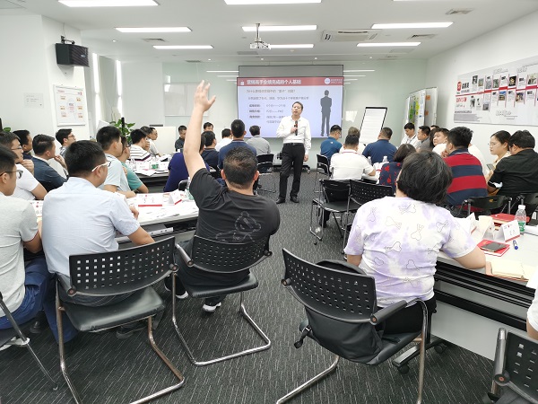 直線管理咨詢為金銳顯做《做一個營銷高手》專項輔導