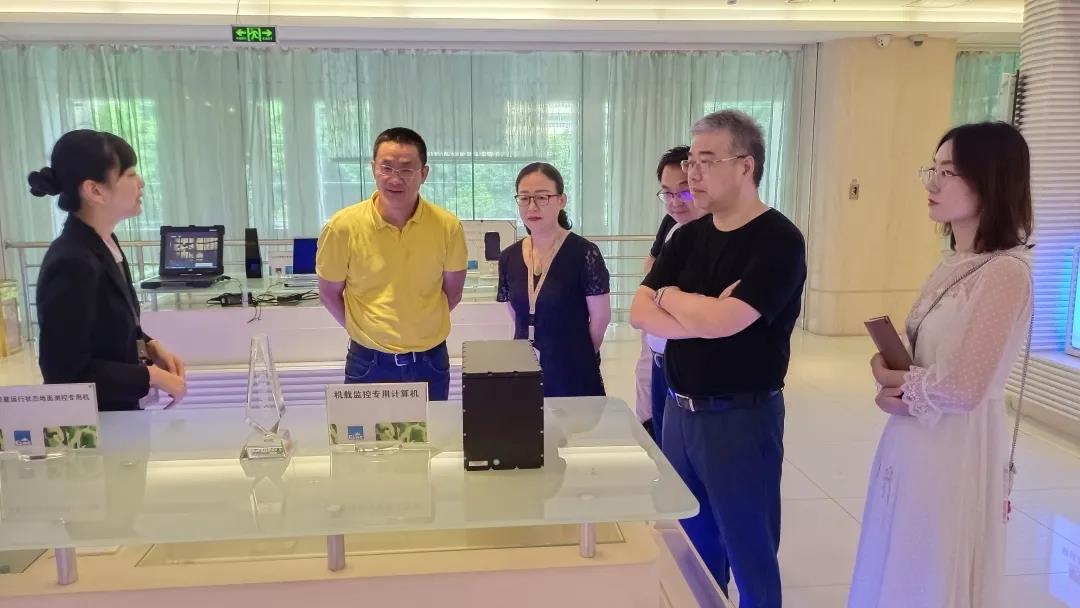近期，華為大學金牌教師一行5人到訪研祥集團進行參觀交流。